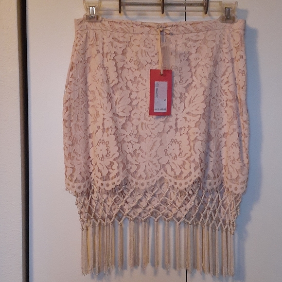 Skirt - Picture 2 of 5